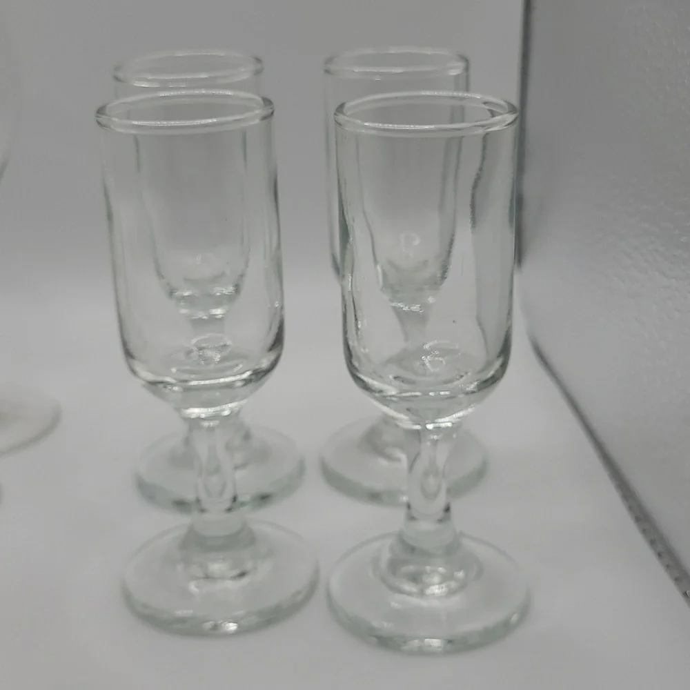Vintage Champagne Flutes and Shot glasses - Picture 4 of 6